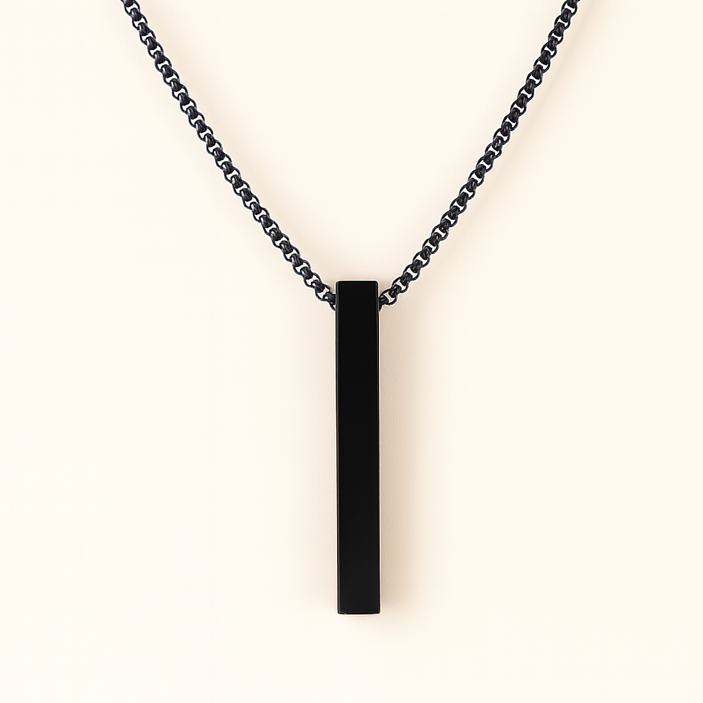 Collier personnalisé avec nom gravé en cube